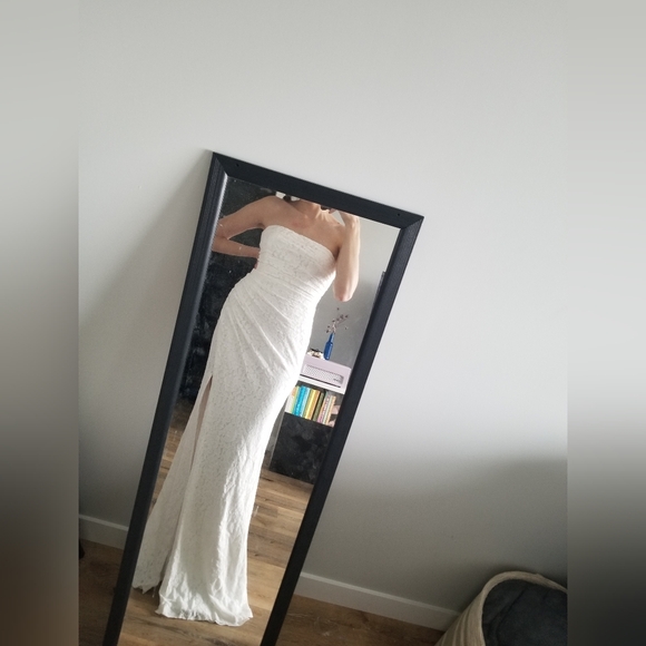 David's Bridal Strapless Wedding Dress - Size 4 - Picture 5 of 7